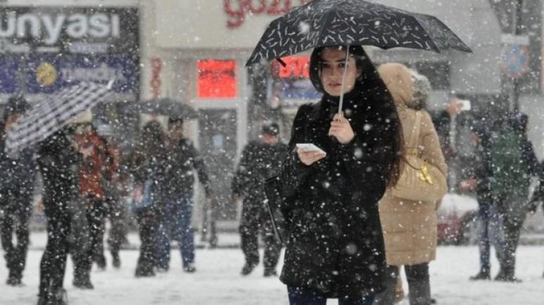 الثلوج تعود لاسطنبول وأمطار وصقيع في هذه المناطق
