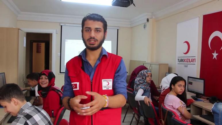 الهلال الأحمر يعلن عن دورة (تومر) مجانية للسوريين في تركيا
