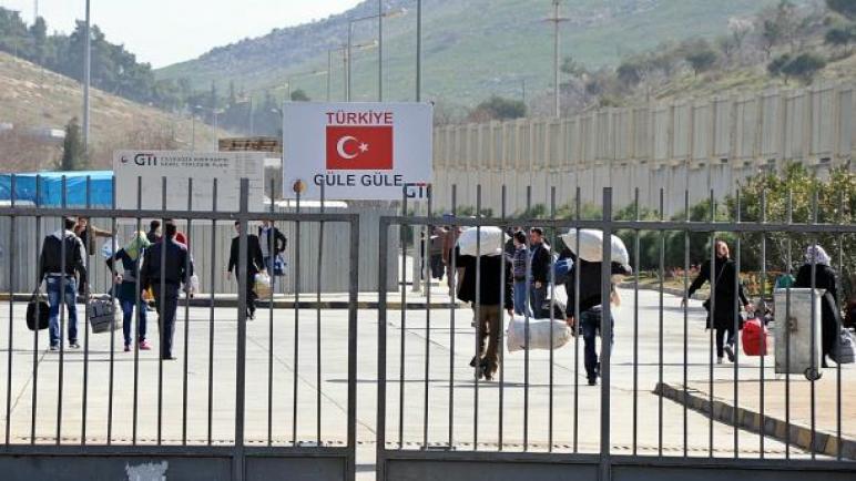 لماذا تصر تركيا على عدم قبول دخول السوريين إلى أراضيها عبر حدودها البرية