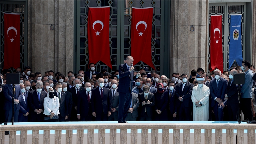 أردوغان ينتصر على خصمه ويعلن استمرار الأذان في أحد المساجد حتى قيام الساعة