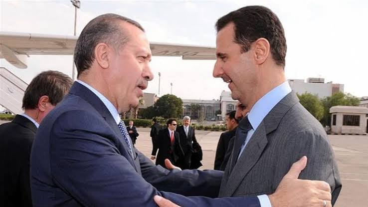 مسؤول تركي يدعو أردوغان لمصالحة بشار الأسد والرد من الشعب السوري في تركيا