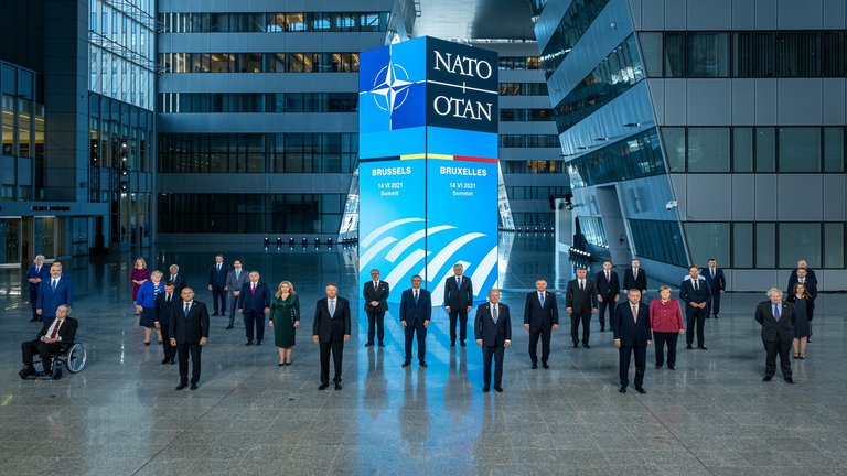 بيان زعماء العالم وحلف الناتو بعد اجتماعهم ورؤيتهم لمستقبل الحل النهائي القادم في سوريا