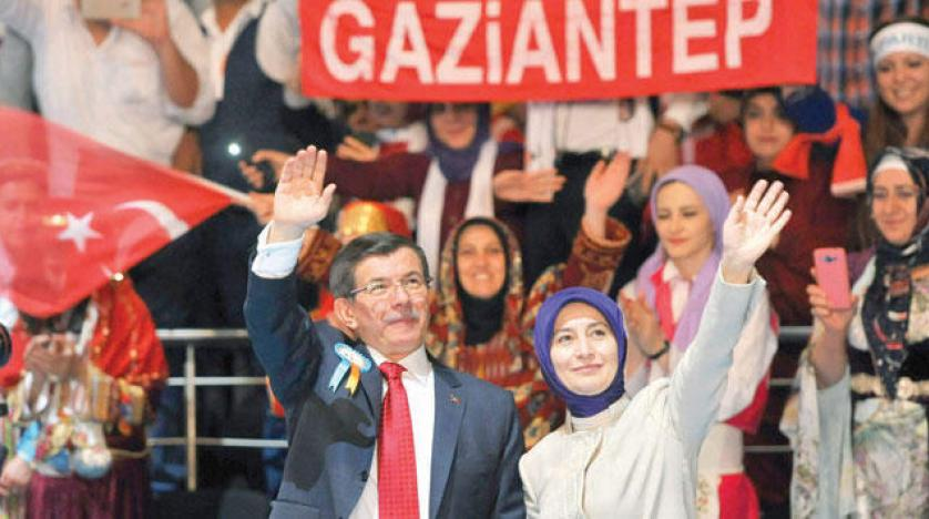 تركيا تدين قرار المحكمة الأوربية حول الحجاب والرئاسة تتحرك غضـ.با