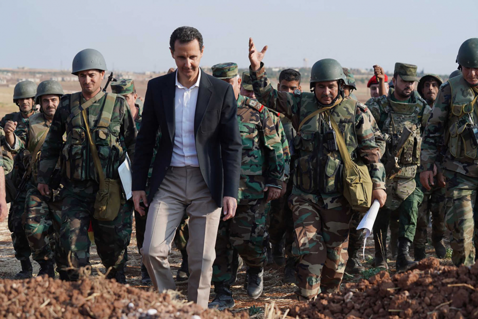 فصيل سوري يحتجز مجموعة من جيش الأسد بينهم قيادات هامة