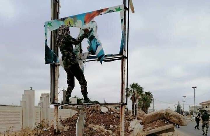 ثوار سوريا ينتفضون ضد الحكومة ويسيطرون على عدة مناطق هامة ويطردون قوات الأسد