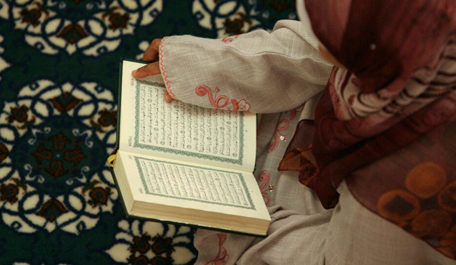 طفلة تركية تحفظ القرآن كاملاً في 3 أشهر