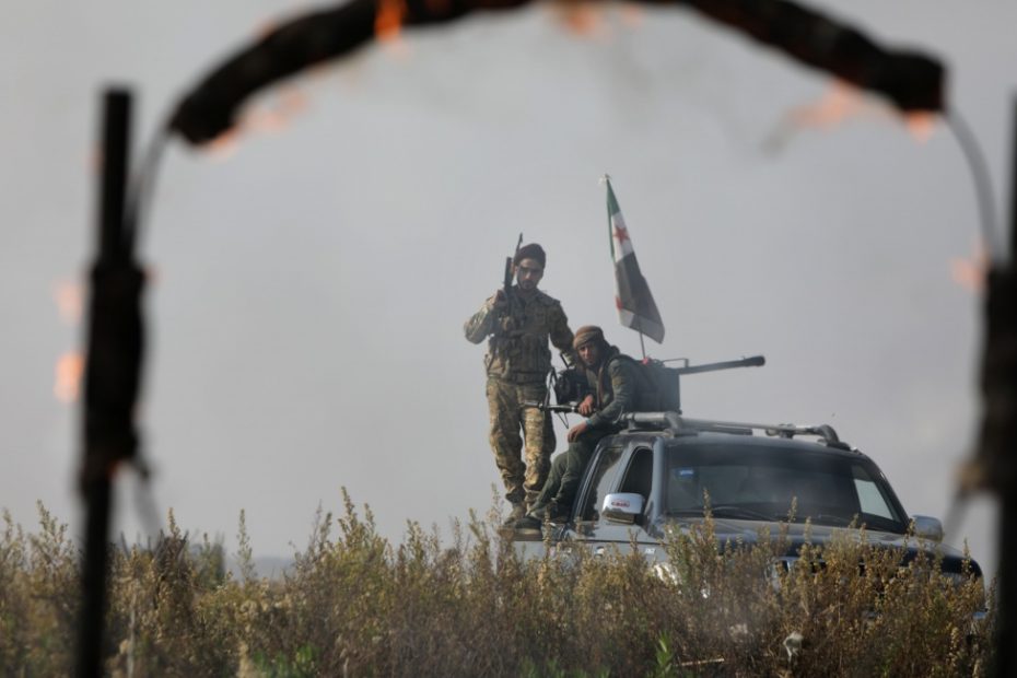 عقب تفكك جيش المعارضة السورية وزير الدفاع يأمر بأكبر تحرك لقوات الثورة لاستعادة زمام الأمر قبل انتهاء الوقت (بيان)