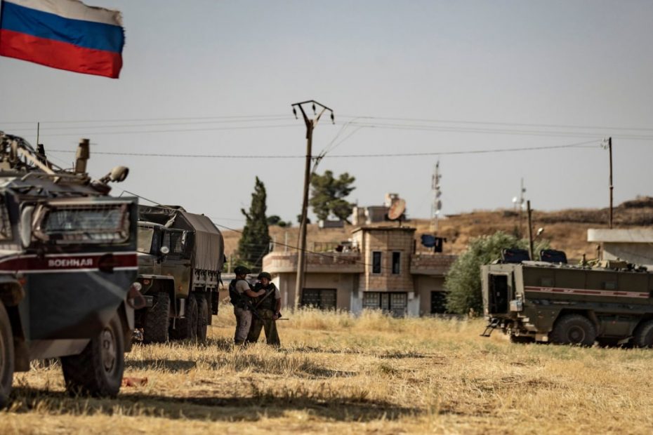 بوتين يأمر جيش جرار بالتحرك إلى منطقة سورية بشكل عـ.ـاجل لتنفيذ المهمة الموكلة لهم من قبله