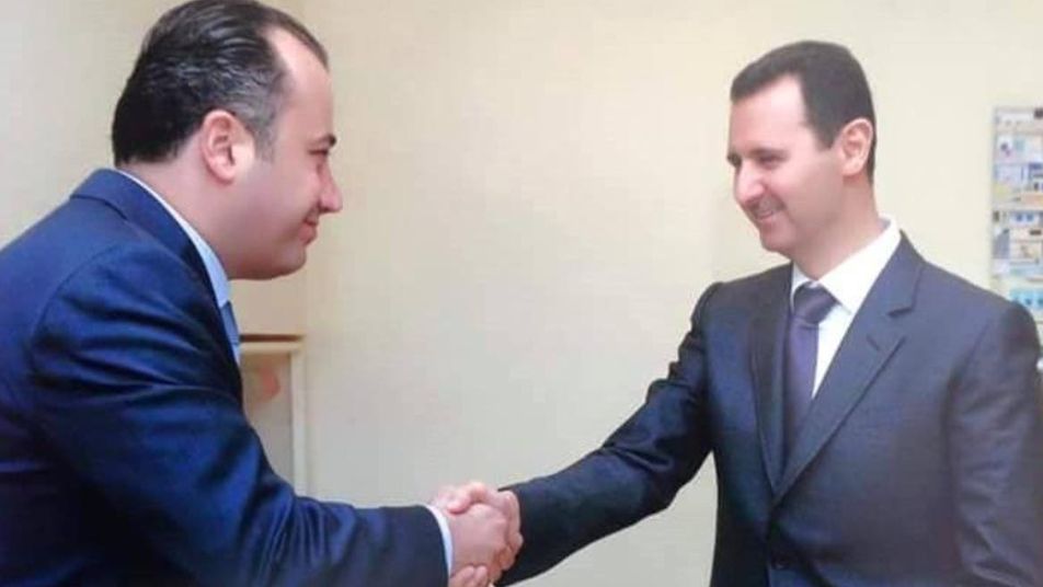 مسؤول مقرب من بشار الأسد يبشـ.ـر السوريين بقرب دخول البلاد بعصر الزير سالم وزنوبيا! (فيديو)