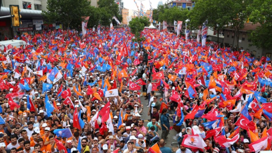 استطلاع رأي في تركيا حول الانتخابات القادمة وشعبية الرئيس أردوغان