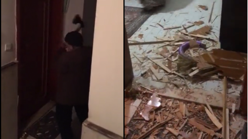 إسطنبول.. مالك شقة يقتحم منزل عائلة سورية مستأجرة ويحطم الأبواب بالفأس (فيديو)