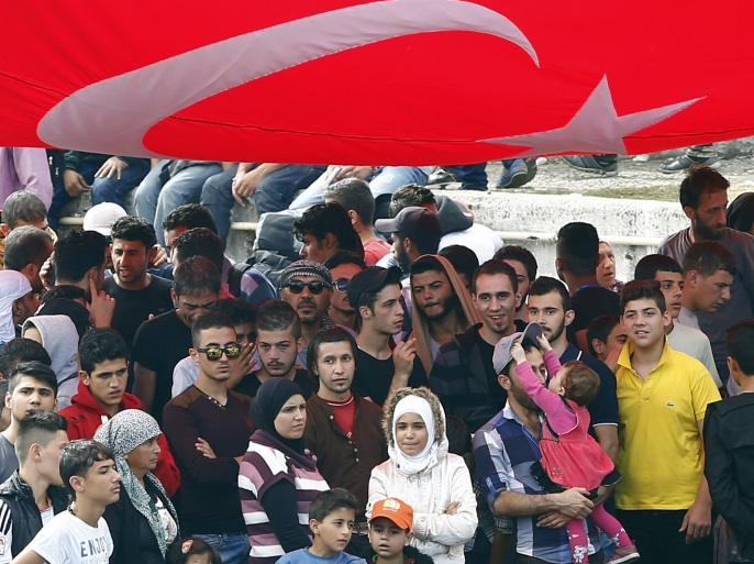 إسطنبول.. مؤتمر يبحث الدفاع عن اللاجـ.ـئين السوريين في تركيا