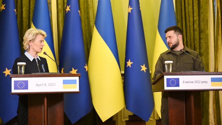 روسيا مهـ.ـددة بالتفـ.ـكك..! رئيسة الاتحاد الأوربي تدخل إلى أوكرانيا وتلتقي بالرئيس زيلينسكي