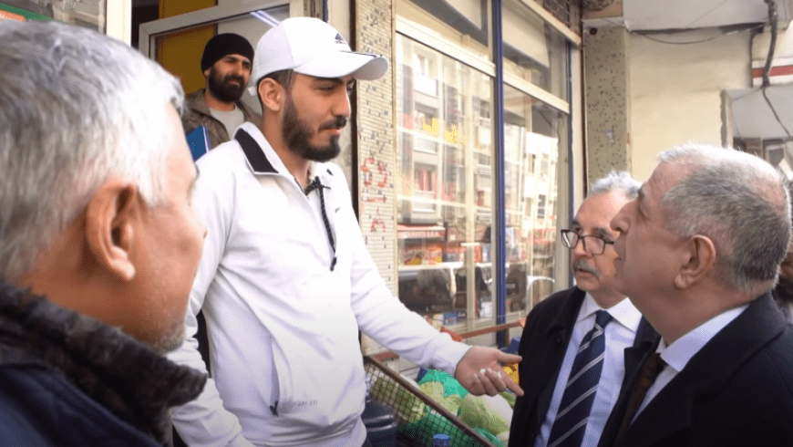 أوميت أوزداغ يزور منطقتي إسنيورت والفاتح في إسطنبول ويقابل سوريين (فيديو)