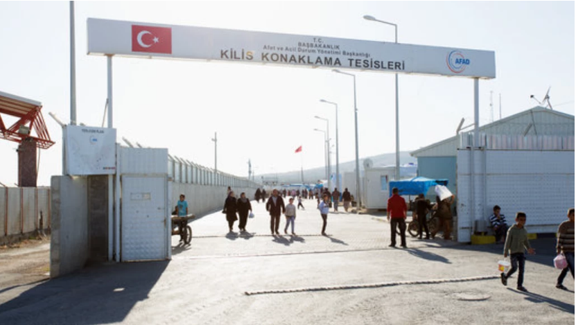 أوضاع لا إنسانية.. سوريون محتجزون في مخيم كلّس بتركيا يناشدون عبر أورينت للمساعدة